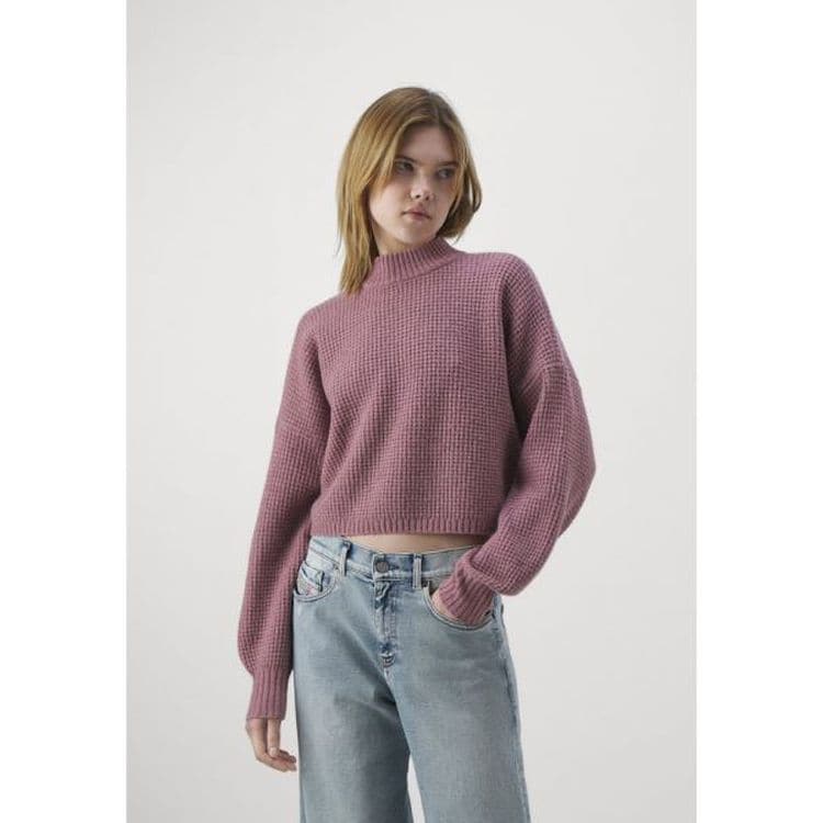 Hollister hot sale rose sweater