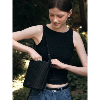 드메리엘 Veneta Weaving Bucket Bag Black