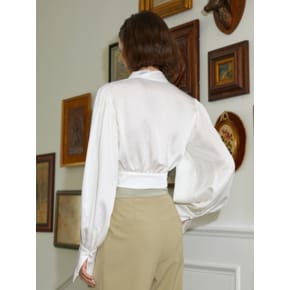 YY_whiteness shwal lapel crop blouse