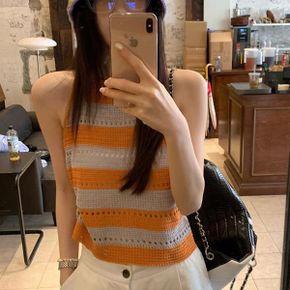 로안나 스트라이프 니트 슬리브리스 탑_P365614152