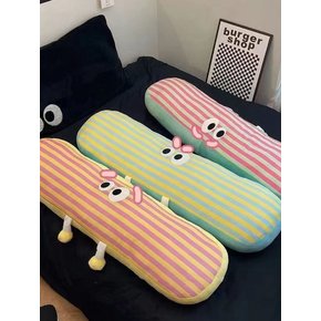 눈치보는 스트라이프 바디필로우 쿠션