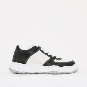 웨인 엠보스 로우 공용 스니커즈 A11FW712 BLACK WHITE