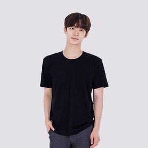 라인이 잡혀있는 남자 검정티 교복 생활복