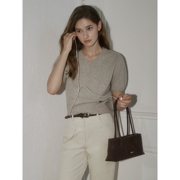 Raccoon V-Neck Tuck Sleeve Knit Oatmeal AT5SWF027OT