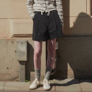 노운베러 Classic one pintuck denim short_Black