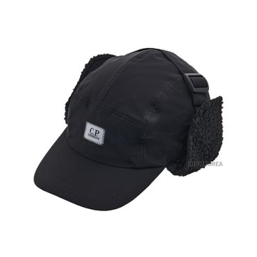 CP컴퍼니 FW24 남성 이어플랩 모자 17CMAC083A 005904A 999