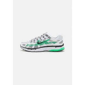 4721425 Nike P-6000 UNI - Trainers white/black/metallic silver