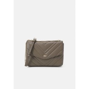 4460787 DKNY MADISON SHOULDER BAG - Handbag truffle