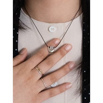 베이크드알래스카 White Crescent Necklace