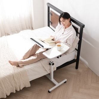 텐바이텐 바퀴달린 이동식 노트북 테이블 각도조절 높이조절 침대 사이드테이