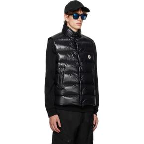 24 FW Moncler 블랙 티브 다운 베스트 232111M185035