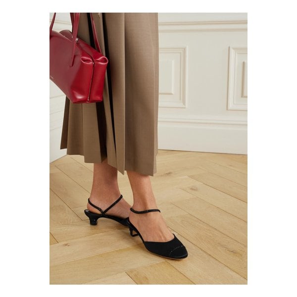 르 몽드 베릴 에리카 크리스털 장식 새틴 펌프스 블랙 46376663162892497