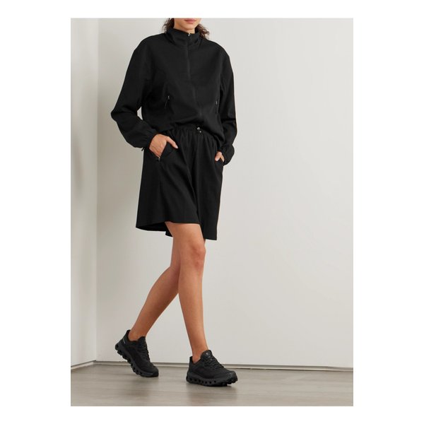 러닝 젠데이야 글로리아 크링클 셸 재킷 블랙 46376663162954830