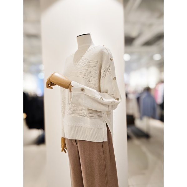 [파주점] [더아이잗컬렉션]플라워 오픈위크 튜닉 풀오버 니트 CPBA1PO531