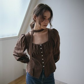 HEART NECK SHIRRING BLOUSE_BROWN