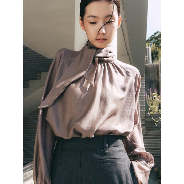 투웨이 스카프넥 셔링 블라우스_Brown
