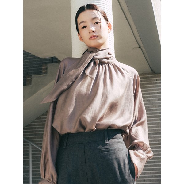 투웨이 스카프넥 셔링 블라우스_Brown