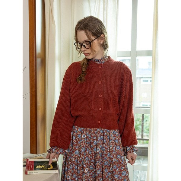 DD_Red crewneck knit cardigan