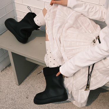 리끌로우 레인부츠 RE-RAIN SHIRRING BOOTS BLACK