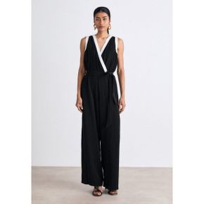 4599102 DKNY BELTED JUMPSUIT - Jumpsuit black/cream