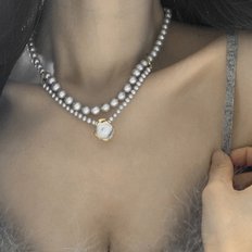 LACY PEARL NECKLACE