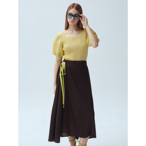 스퀘어넥 퍼프 소매 플리츠 블라우스_2colors