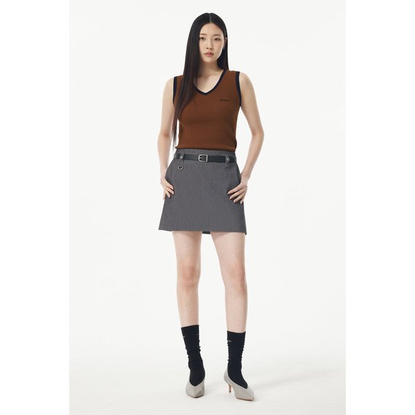 [AR/CHIVE] 배색 브이넥 슬리브리스 탑 71152504A2160
