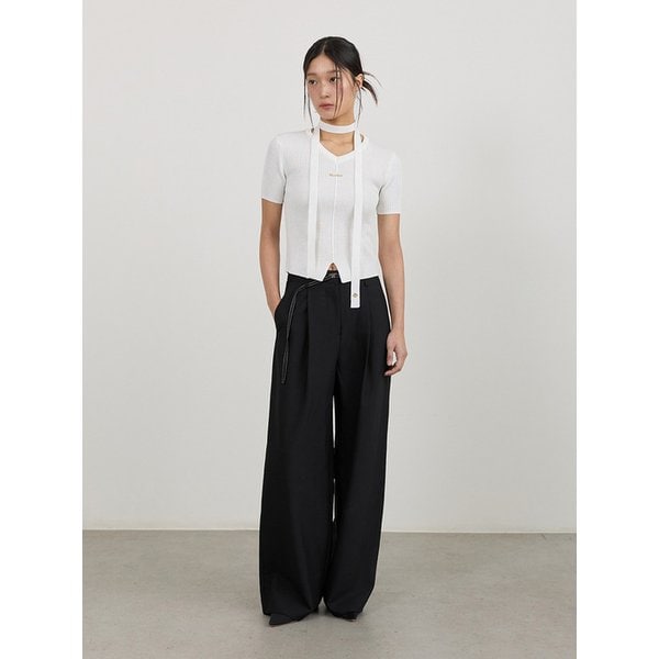 [지구 PICK] BELT-DETAIL WIDE TUCK PANTS BK