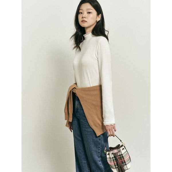 [B. my] 레이어드 디테일 터틀넥 티셔츠  아이보리 (BF5X41N110)