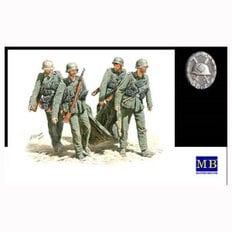 MB3541 1/35 Casualty Evacuation German Infantry