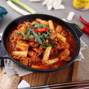 다농이네 [명절이후배송] 35년 전통의 춘천 국물 닭갈비 700g x 3팩(6-7인분)