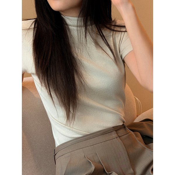 Mockneck Dolman Short Sleeve T-Shirt Beige AT5TSF078BI