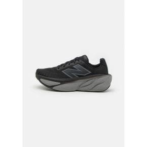 5140349 New Balance FRESH FOAM X MORE V4 - Road running shoes black