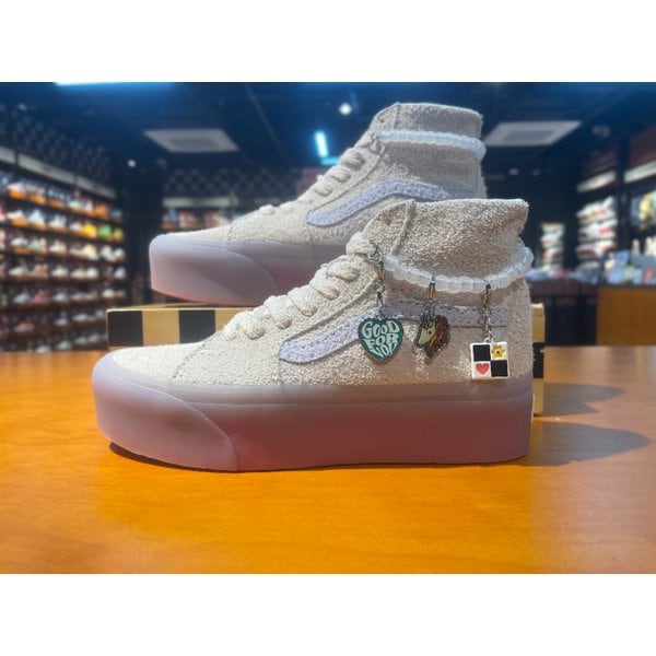 [여주점] (남여공용) 스니커즈 스케이트 하이 테이퍼드 스택폼 (베이지) (VN0A7Q5PBMB)