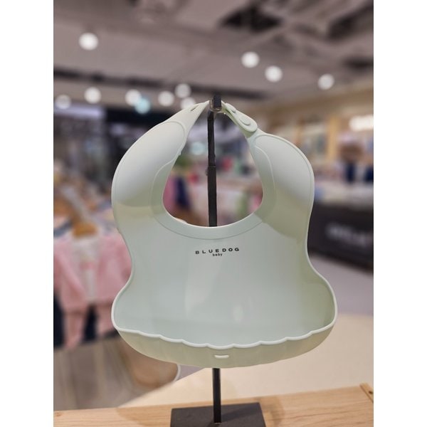 확대된 대표 .
