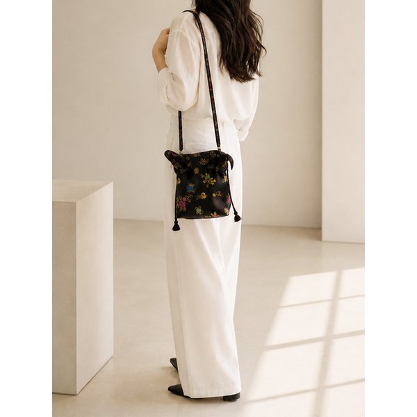 케이 모던 버킷백 (K-MODERN BUCKET BAG)