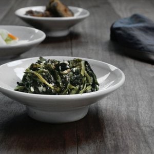 텐바이텐 핸드메이드 여주도자기 그릇 - 묘미 나팔접시(소)