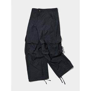 Multi-pocket pig-dyed washing cargo wide string pants [black]