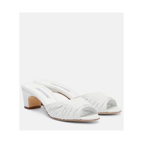 26 FW 마놀로 블라닉 Piruabar 50 러치드 레더 뮬 TP559547057
