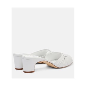 26 FW 마놀로 블라닉 Piruabar 50 러치드 레더 뮬 TP559547057