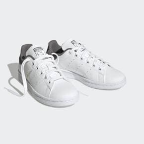 STAN SMITH J (H 03445)