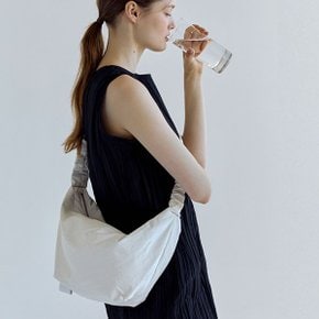 [8/13예약배송] Daily Shirring Bag M Sleek White