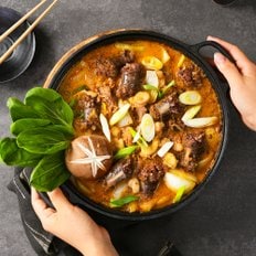 뚝딱잇 한우 순대 곱창 전골 밀키트 (950g / 3인분)