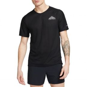 3640318 Nike Dri-FIT Trail Solar Chase Performance T-Shirt