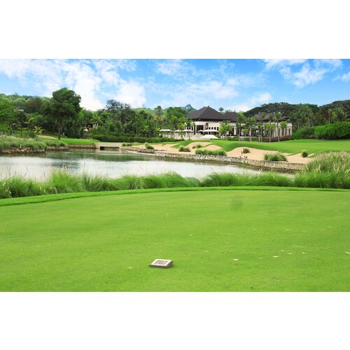 Bali_National_Hole_18_and_clubhouse_HfRveAS.png