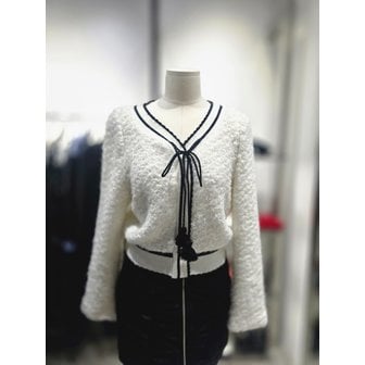 에고이스트 [여주점] 테슬 장식 포인트 볼륨소매 티셔츠 EQ4CL266