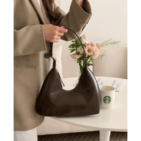 Egg pastel shoulder bag