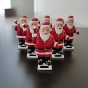 솔라 산타 인형 Solar Santa Rocking Doll from SOHO, New York