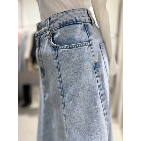[여주점] 절개 포인트 머메이드핏 데님 롱스커트 ES1DS761