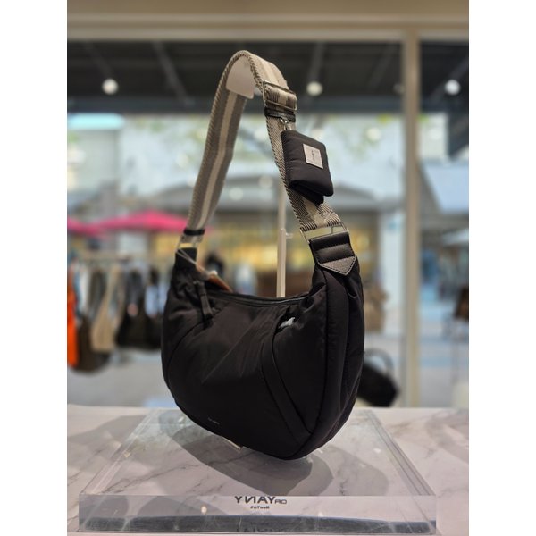 [부산점] 바나나R 크로스바디L OBSBCB54 009